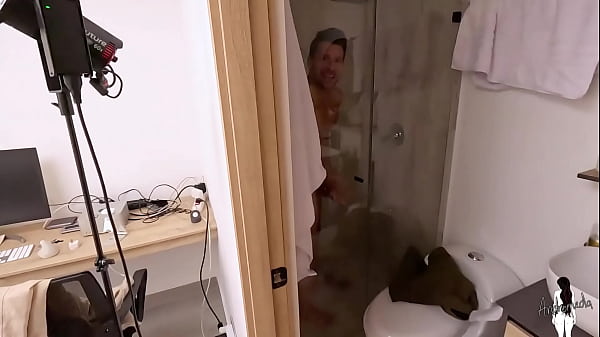 Nonton Vlog: Me Quedo A Dormir En Casa De Xavi Photo Mientras Andy Y Cindy Esperan Para Grabar, Nosotros Nos Divertimos thumbnail