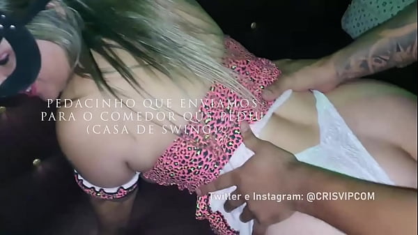 Marido Corno: "Est&aacute; gostoso meu amor?" - Casada Safada: "Est&aacute; uma del&iacute;cia, Corno!" 