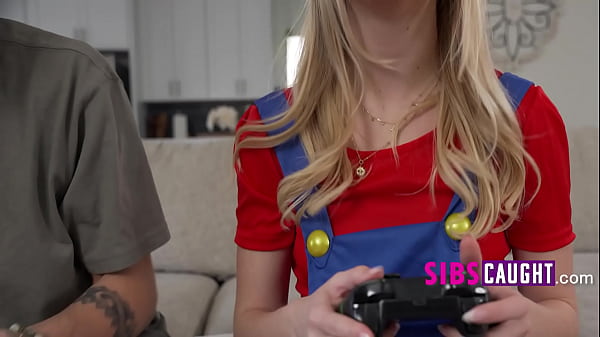 Nonton Gamer Stepsis: Blow Your Load In My Castle & Make More Marios thumbnail