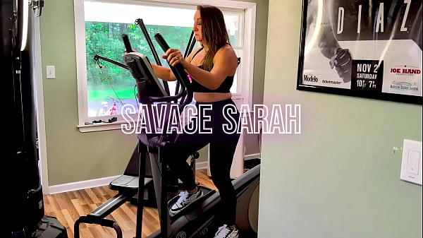 Nonton Savage Sarah Works Out And Gives A Blowjob In The Gym With Cum In Mouth thumbnail