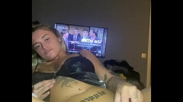 Horny Emo Slut Fingers Her Little Kitty thumbnail