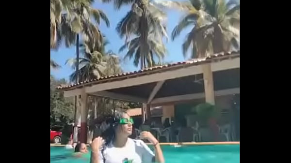 Nonton Ba&ntilde;&aacute;ndose Antes De P3n3trarla thumbnail