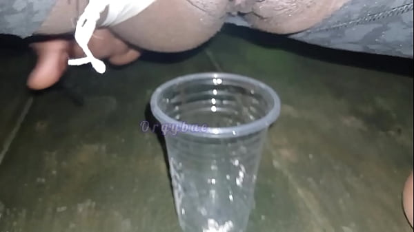 Nonton African Sluts Wives Public Pee thumbnail