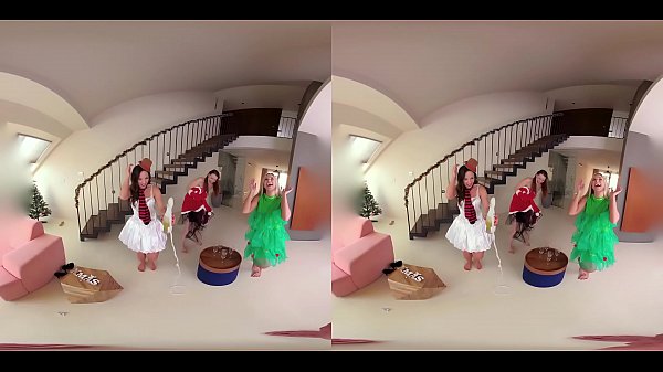 Nonton Fuck Three Hot Babes In Free Christmas Experience! thumbnail