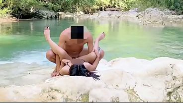 Ngentot dengan binor di pinggir kali, memang nikmat sensasinya 