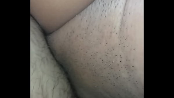 Transando com a mulher do amigo que gosta de se fodida enquanto seu marido n&atilde;o est&aacute; em casa 