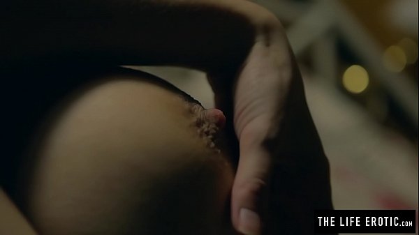 Nonton Late Night Frenzied Masturbation With Her Own Spit thumbnail