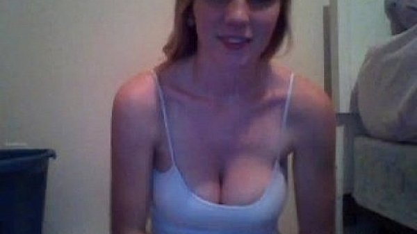 Nonton Cam Chick With Huge Boobs 05 thumbnail