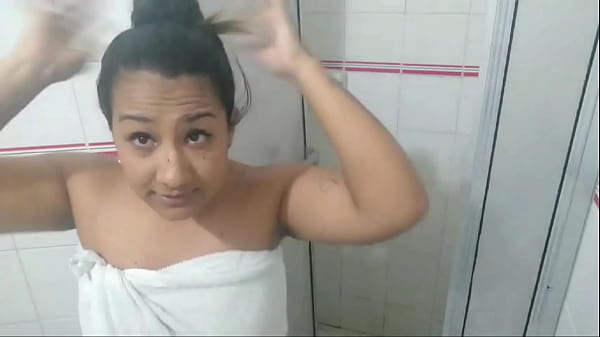 Nonton Mi Hermanastra Siempre Me Ha Tenido Ganas Y Esta Vez La Voy A Complacer, Deje Que Entrara A Mi Ducha Mientras Me Ba&ntilde;aba Y Empezamos A Darnos Cari&ntilde;o thumbnail