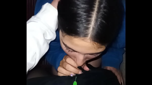 Mi Compa&ntilde;era Me La Chupa A Escondidas En La Escalera thumbnail