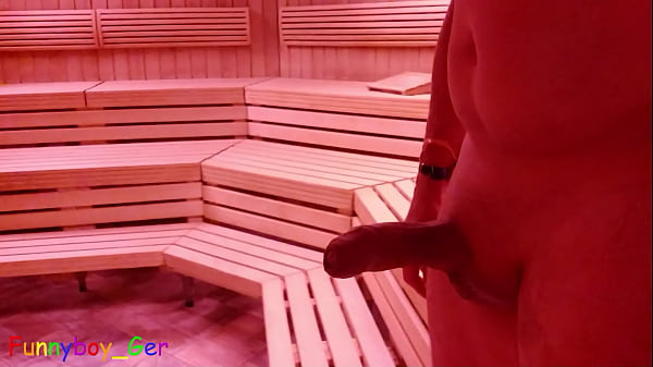 Schwitzendes Schwanzspiel, Wichsen Und Abspritzen In Einer &ouml;ffentlichen Lichttherapie-sauna thumbnail