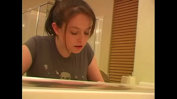 Nonton A Chubby Cute Girl Spends The Day At Her Daddy's House. thumbnail