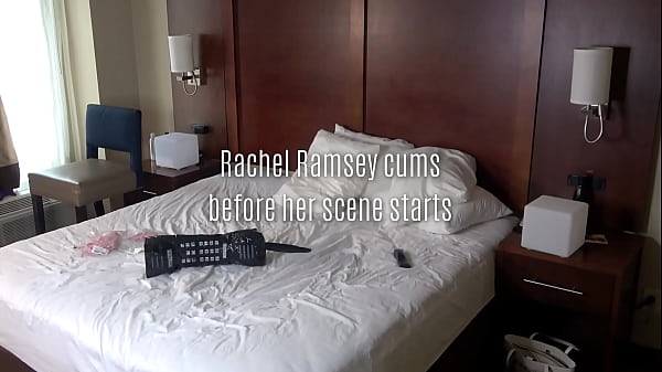 Nonton Butt Plug Woman Cums thumbnail