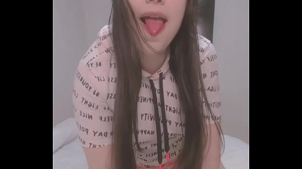 Horny Chick Want Cock thumbnail