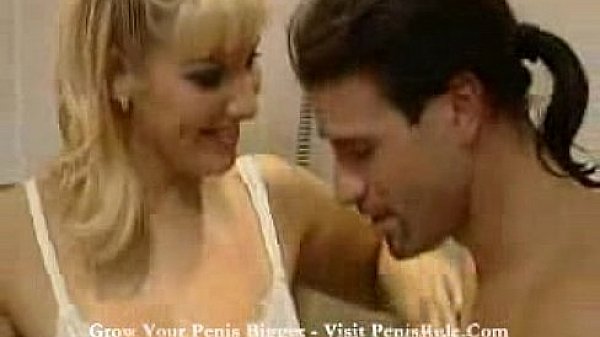 Nonton Ina Shower Adventure thumbnail