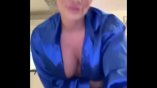 Nonton Giving Surprises All Around thumbnail