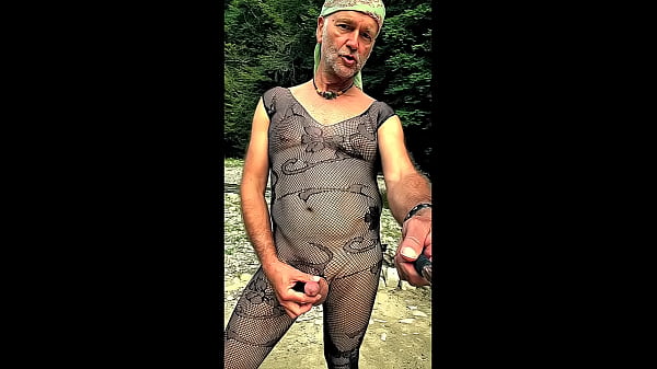 Play MP4 - exhibiting my new nylon