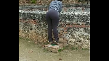 Nonton Stranger Big Booty Surpised And Fucked In Public Forest thumbnail