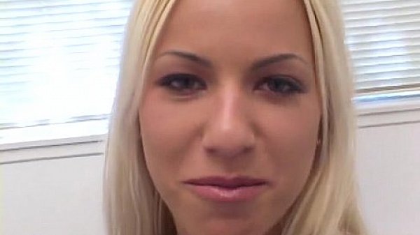 Nonton Young Blonde Alone In Her Bed Bp-3-solo thumbnail