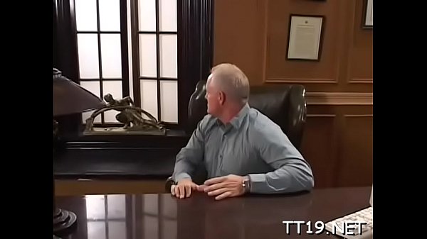 Nonton Pungent Lena Rides Slim Jim Well thumbnail