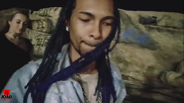 Patricinha Fudeu com o Nego Na Praia do RJ | Loira Luxx 