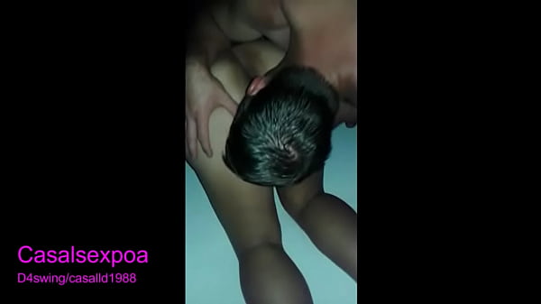 Casalsexpoa-Chupando a mulher na frente do corno