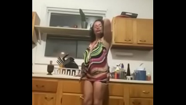 Mature Latina Milf Housework In Heels thumbnail