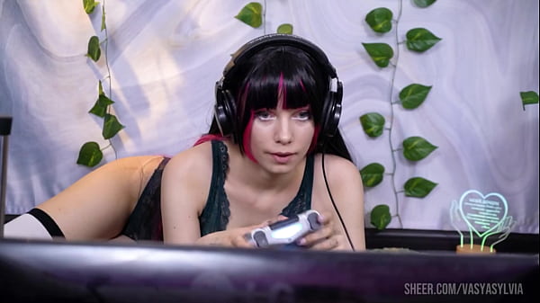 Nonton Double Penetration Of A Little Gamer!anal And Pussy! thumbnail