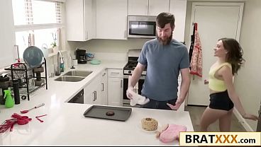 Nonton Tiny Chef Offers Up Her Pussy Instead Of Cookies thumbnail