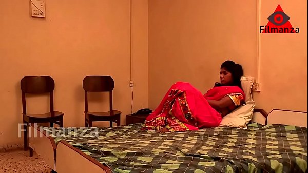 Nonton भाभी को गोली - Bhabhi Gone Wild With Young Man - Hindi Hot Short Movies Film thumbnail