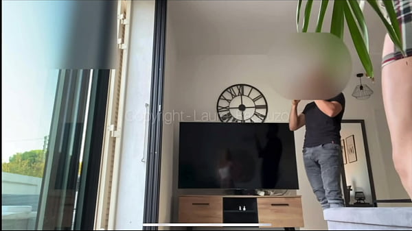 Nonton Defi Inconnu - Je Pi&egrave;ge Mon Electricien Et Lui Offre Mon Gros Cul Pour Payer La Facture ! thumbnail