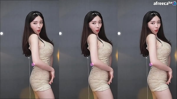 Big Boobs Korean Streamer Dancing thumbnail