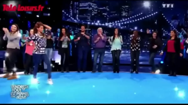 Nonton Tal Benyezri Avec Un D&eacute;hanch&eacute; Tr&egrave;s Sensuel thumbnail