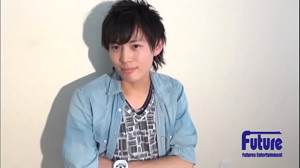 クリクリの瞳&hellip;透き通るような透明な美肌&hellip;少年の頃はまさに美少年だったに違いない20才のイケメンをガチナン！ thumbnail