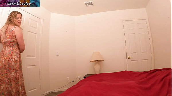 Nonton Stepmom Polishes Stepson's Cock For Church thumbnail