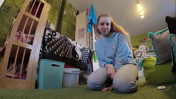 Nonton Feet Soaked Water Bottle Item Packing thumbnail