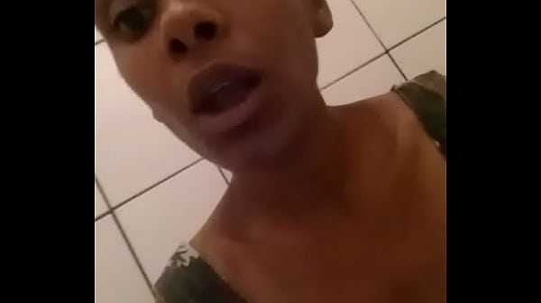 Nonton Feiosa Mostrando Os Peitinhos E A Buceta thumbnail