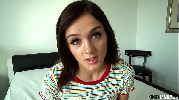 Nonton Kinky Family - My Clueless Stepsis Will Do Anything To Have The Cash thumbnail