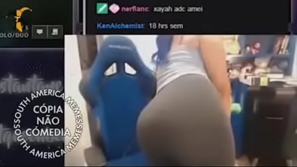 Gostosa Se Exibindo thumbnail