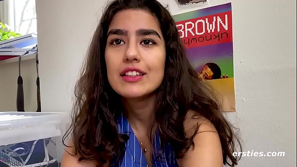 Hairy Amateur Babe Fingers That Pussy thumbnail