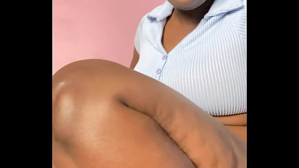 Watch me queef making my creamy pretty pussy fart