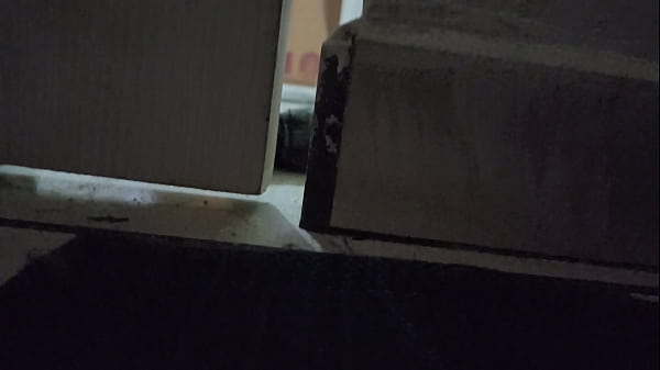 Masturb&aacute;ndome Mientras Espi&oacute; A Mi Suegra Y A Mi Esposa thumbnail