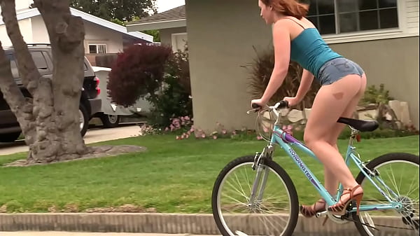 Casey Cumz Cums As He Big Black Cock Bounces Off Her G-spot thumbnail