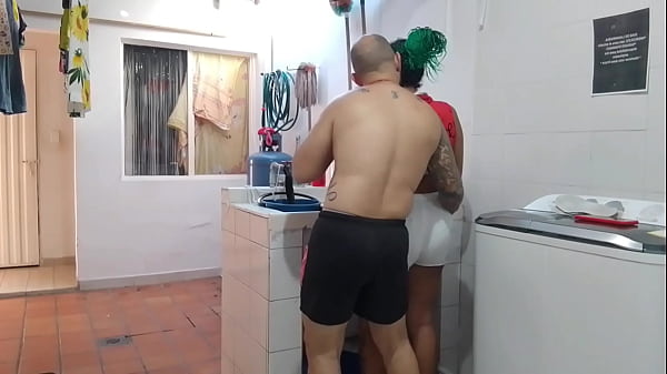 La Nueva Inquilina Esta Buena Para Darle Su Buena Follada, Con Ese Enorme Culo Provoca Penetrarla Duro thumbnail