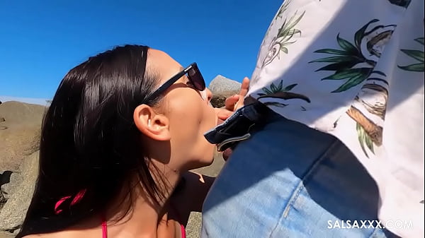 Nonton Squirting By The Sea thumbnail