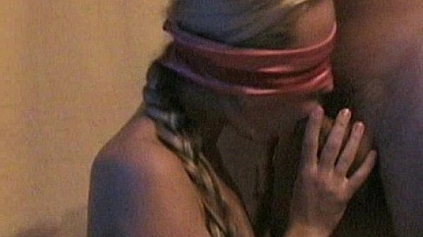 Blowjob blindefolded 
