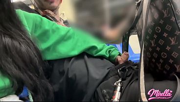 Que Safada Viu O Volume Marcando E Mamou Dentro Da Esta&ccedil;&atilde;o De Metro thumbnail