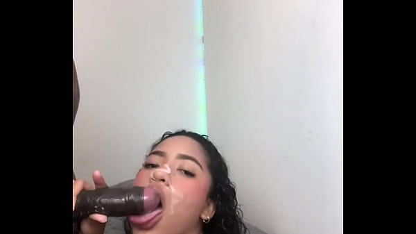 she does her best blowjob so her boyfriend doesn'_t leave her -amateur couple- nysdel