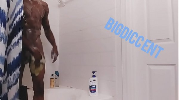 Nonton Young Menace In Shower Jacking Big Black Cock thumbnail
