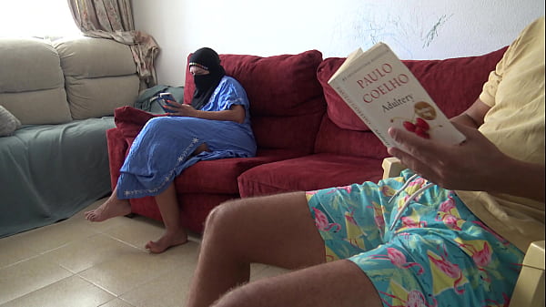 Nonton Shocking!!!! Flashing My Huge Cock To My Hijab Stepmom thumbnail